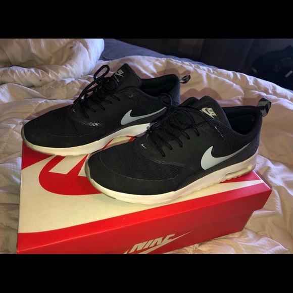Black/White Nike Air Max Thea’s - Picture 1 of 3